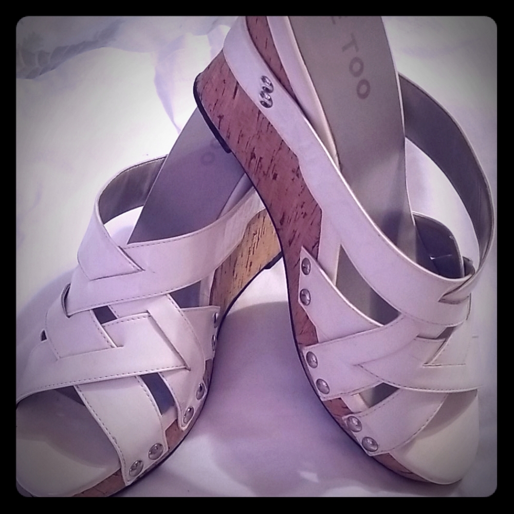 ME TOO Cork Wedge Sandals
